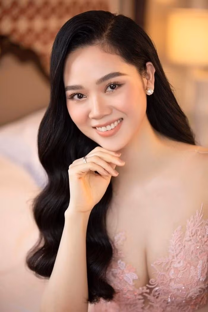 Kể từ khi có gia đình, Hoa hậu Việt Nam 2002 tập trung cho công việc và vun vén tổ ấm riêng của mình. Cô đã có 2 con trai và hài lòng với những gì đang có trong cuộc sống.