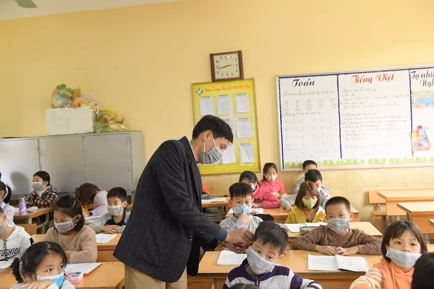 Học sinh Hà Nội nhiều khả năng sẽ tiếp tục tạm dừng đến trường để phòng dịch COVID-19. Ảnh minh họa: Sơn Tùng