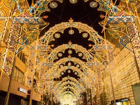 Giáng sinh lấp lánh ở Kobe, Nhật Bản.