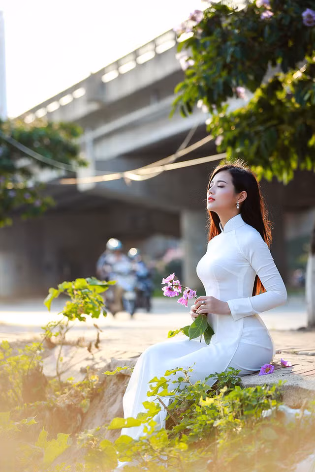 Lê Song Ngân cho biết bộ ảnh được chụp trong vòng thời gian rất ngắn, tuy nhiên những khoảnh khắc thu về lại thể hiện đầy đủ cảm xúc của cô.