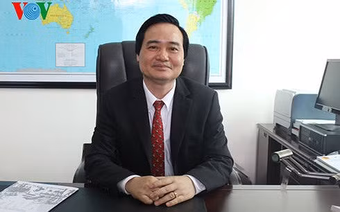 Bộ trưởng Bộ GD-ĐT Phùng Xuân Nhạ Bộ trưởng Bộ GD-ĐT Phùng Xuân Nhạ