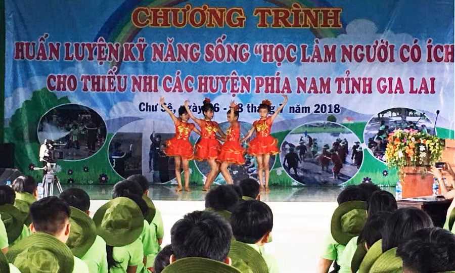  Có 80 thiếu nhi đăng ký tham gia khóa huấn luyện Học làm người có ích. Ảnh: Phan Lài