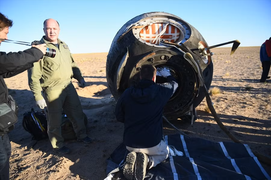 Soyuz MS-08 hạ cánh ở Kazakhstan. Ảnh: Roscosmos/Ria Novosti