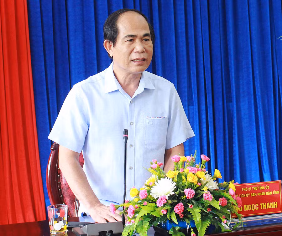 2- Đồng chí Võ Ngọc Thành-Phó Bí thư Tỉnh ủy, Chủ tịch UBND tỉnh, Phó Chủ tịch Ủy ban bầu cử tỉnh-phát biểu kết luận buổi làm việc. Ảnh: Hồng Thi.