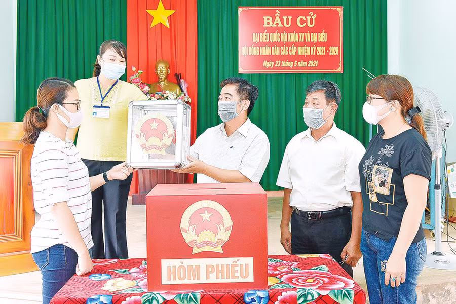 Công tác chuẩn bị tại điểm bầu cử tổ dân phố 4 (phường Đống Đa, TP. Pleiku) đã hoàn tất. Ảnh: Đức Thụy