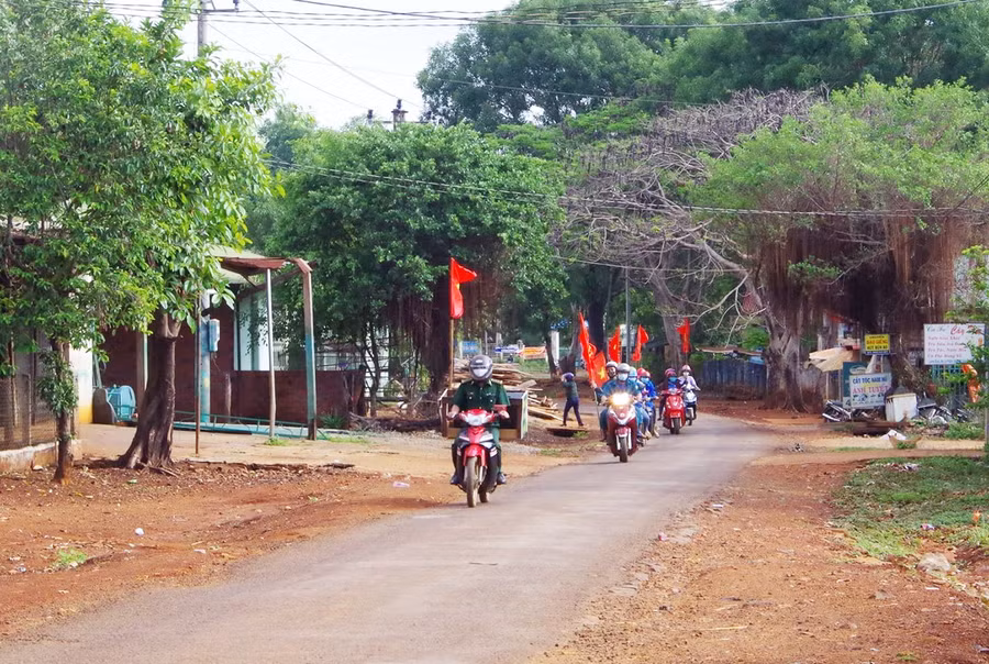 Các ban ngành, đoàn thể xã Ia Pnôn (huyện Đức Cơ) tuyên truyền, cổ động về bầu cử. Ảnh: An Nguyên Các ban ngành, đoàn thể xã Ia Pnôn (huyện Đức Cơ) tuyên truyền, cổ động về bầu cử. Ảnh: An Nguyên