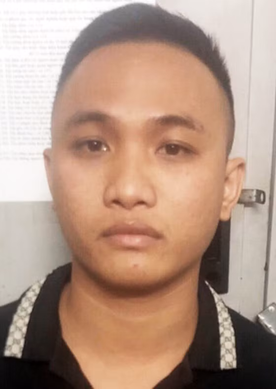 Nguyễn Đình Phương - kẻ cầm đầu nhóm thanh niên kéo đến Bệnh viện Đa khoa TP Quy Nhơn đập phá, truy sát bệnh nhân Nguyễn Đình Phương - kẻ cầm đầu nhóm thanh niên kéo đến Bệnh viện Đa khoa TP Quy Nhơn đập phá, truy sát bệnh nhân