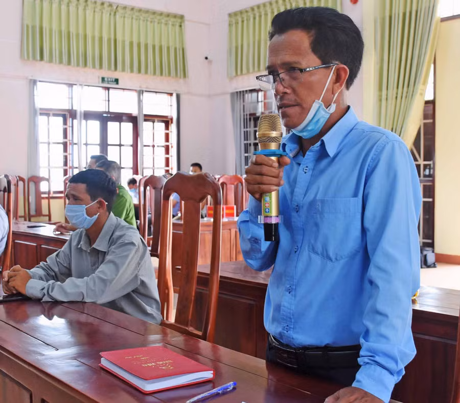 Cử tri Siu Raih (xã Ia Hla, huyện Chư Pưh) cho rằng cần có chính sách xét tuyển đối với sinh viên dân tộc thiểu số sau khi tốt nghiệp trung cấp, cao đẳng, đại học để giải quyết việc làm phù hợp. Ảnh: Phương Duyên Cử tri Siu Raih (xã Ia Hla, huyện Chư Pưh) Cần có chính sách xét tuyển đối với sinh viên dân tộc thiểu số sau khi tốt nghiệp trung cấp, cao đẳng, đại học để giải quyết việc làm phù hợp-ảnh Phương Duyên