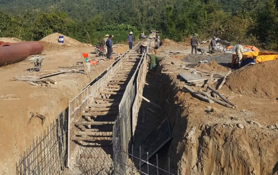 Giai đoạn 2021-2025, huyện Chư Sê tiếp tục đầu tư kiên cố hóa hệ thống kênh mương nội đồng để người dân yên tâm sản xuất. Ảnh: Minh Nguyễn