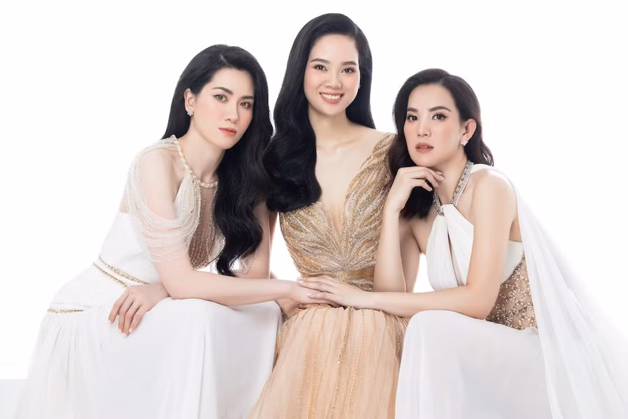 Nhan sắc bất chấp thời gian của Hoa hậu Mai Phương cùng hai á hậu Hoàng Oanh (phải) và Mai Hương (trái). ẢNH: MR AT