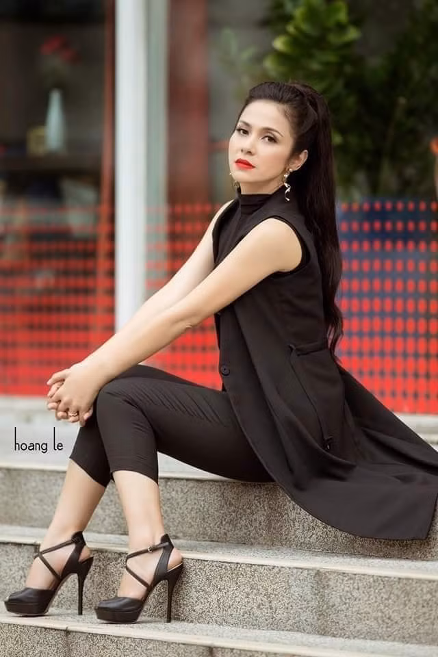 Trong thời gian qua, vì dịch COVID-19, Việt Trinh chọn cách sống tích cực, dành nhiều thời gian cho con trai và hạn chế ra ngoài khi không cần thiết.