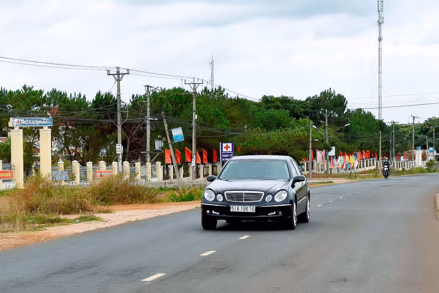  Từ năm 2015 đến nay, bằng nhiều nguồn vốn khác nhau, xã đã được đầu tư xây dựng hơn 20 km đường bê tông về các trục xóm. Qua đó đã giúp người dân đi lại thuận tiện, góp phần thúc đẩy phát triển kinh tế-xã hội của địa phương.