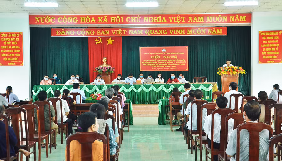 Quang cảnh buổi tiếp xúc cử tri với những người ứng cử đại biểu HĐND tỉnh khóa XII tại phường Thống Nhất (TP. Pleiku). Ảnh: Phương Linh Quang cảnh buổi tiếp xúc cử tri với những người ứng cử đại biểu hội đồng nhân dân tỉnh khóa XII tại phường Thống Nhất. Ảnh: Phương Linh