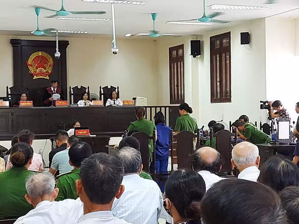  HĐXX tuyên phạt bị cáo Trang mức án tử hình - Ảnh: KHÁNH LINH