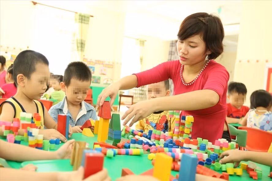 Tình trạng hợp đồng kéo dài đối với giáo viên diễn ra ở nhiều địa phương. Ảnh minh họa: Hải Nguyễn Tình trạng hợp đồng kéo dài đối với giáo viên diễn ra ở nhiều địa phương. Ảnh minh họa: Hải Nguyễn