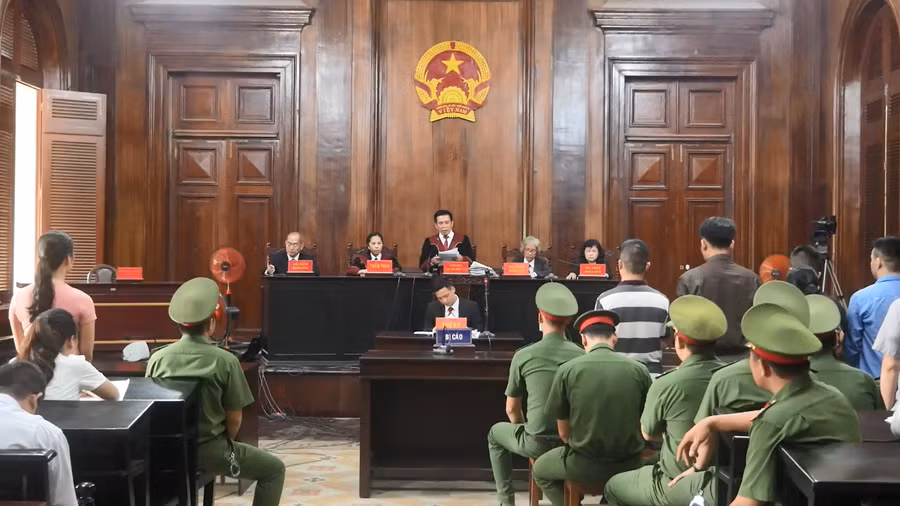  Phiên tòa sáng 27.7 