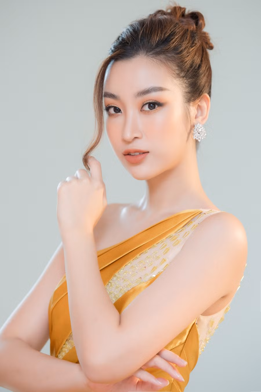 Ngắm Hoa hậu Đỗ Mỹ Linh và 