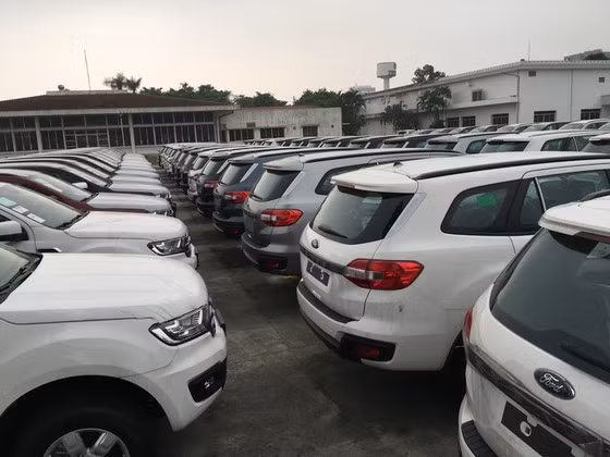 Theo Tổng cục Hải quan, lượng ô tô nhập về trong tháng 6-2020 chỉ bằng 44,5% so với tháng trước. Ảnh: VĂN PHÚC