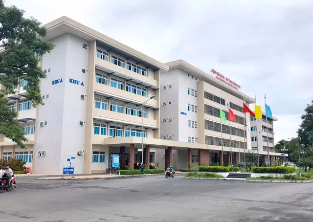 Bệnh viện Sản -Nhi Quảng Ngãi.