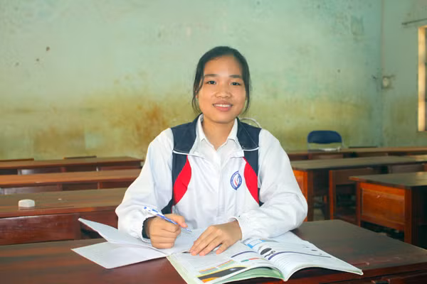 Nữ sinh Nguyễn Thị Anh-Giải nhất môn Địa lý Kỳ thi học sinh giỏi lớp 9, năm học 2019-2020. Ảnh: Nguyễn Tú 