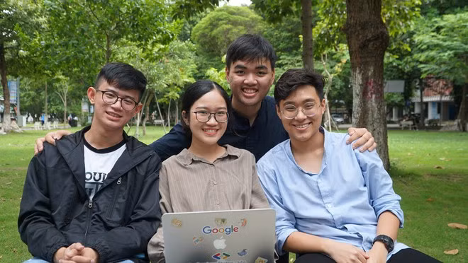 Khánh Linh, trưởng nhóm sinh viên ĐH Bách Khoa TP.HCM thắng giải công nghệ của Google Ảnh: LÊ NAM