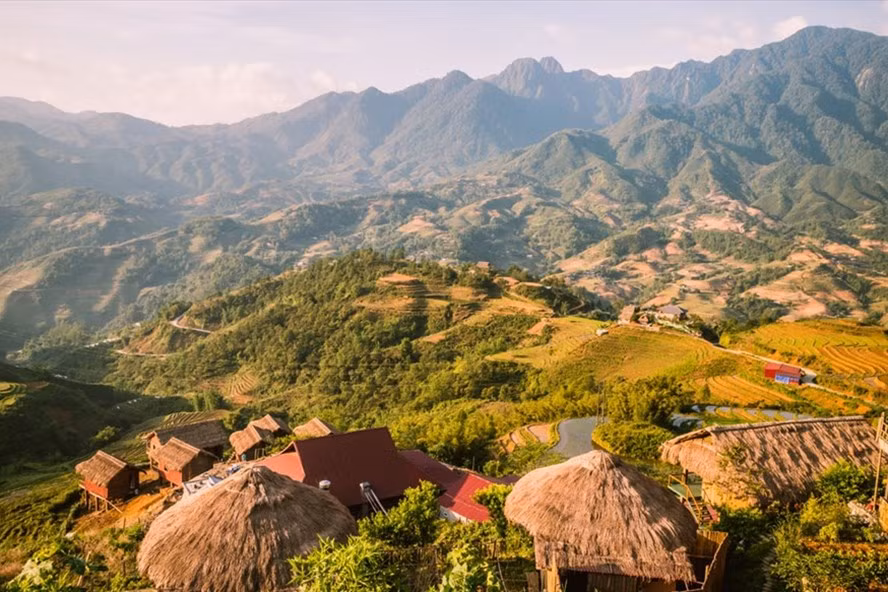 Ủy ban Thường vụ Quốc hội thông qua việc thành lập thị xã Sa Pa. Ảnh VietnamJouney Ủy ban Thường vụ Quốc hội thông qua việc thành lập thị xã Sa Pa. Ảnh VietnamJouney