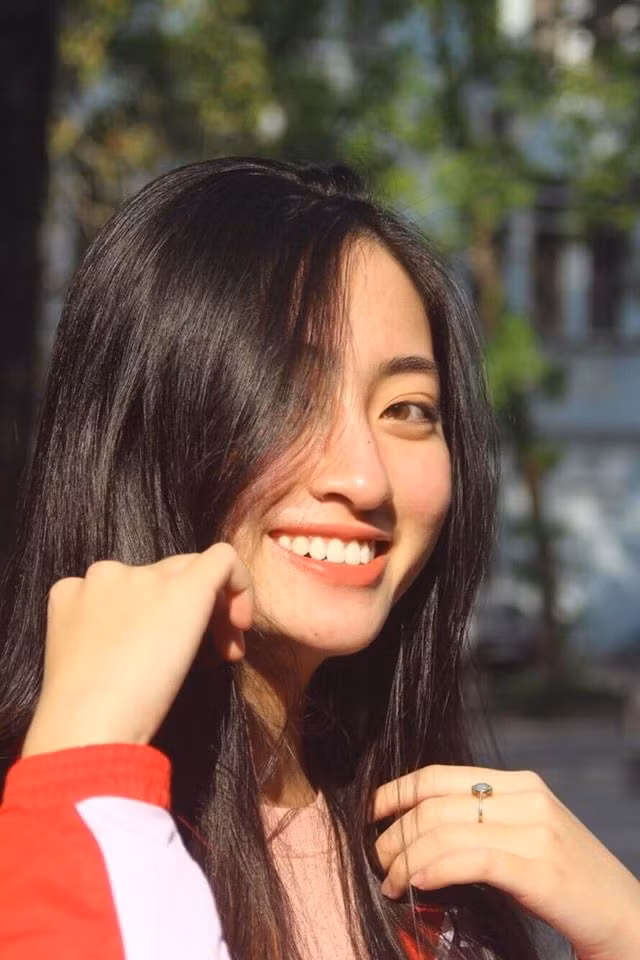 Mặt mộc của Lương Thùy Linh luôn khiến nhiều người ngưỡng mộ bởi quá tự nhiên và xinh đẹp