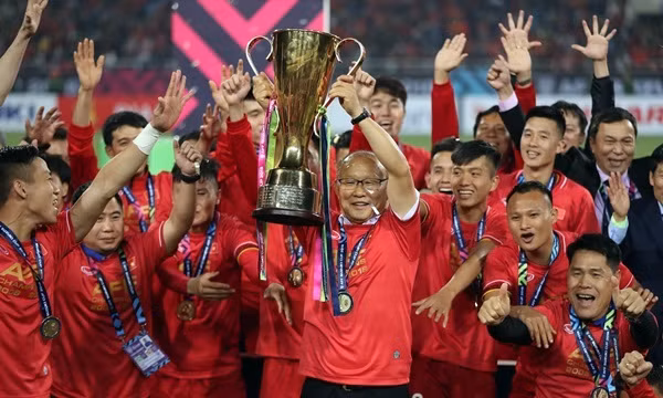và mang về rất nhiều thành công, nhưng lúc này tiếng nói cho bản hợp đồng mới với VFF vẫn chưa có lời giải