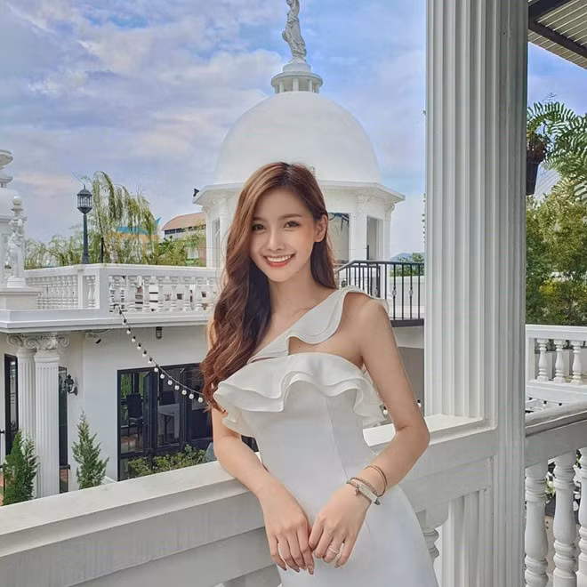  Được so sánh giống với nữ diễn viên xinh đẹp xứ Trung, song Pla luôn thể hiện tài năng để không bị đánh giá chỉ là 