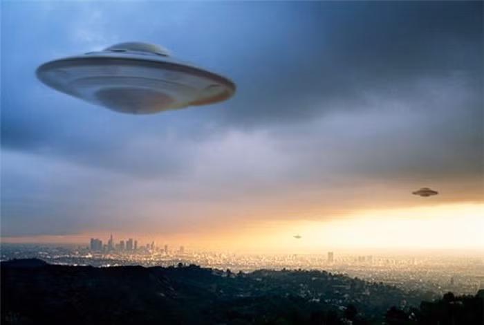 Do vậy, nhiều khả năng UFO trở về căn cứ dưới đáy biển sâu để tránh sự truy lùng của con người.