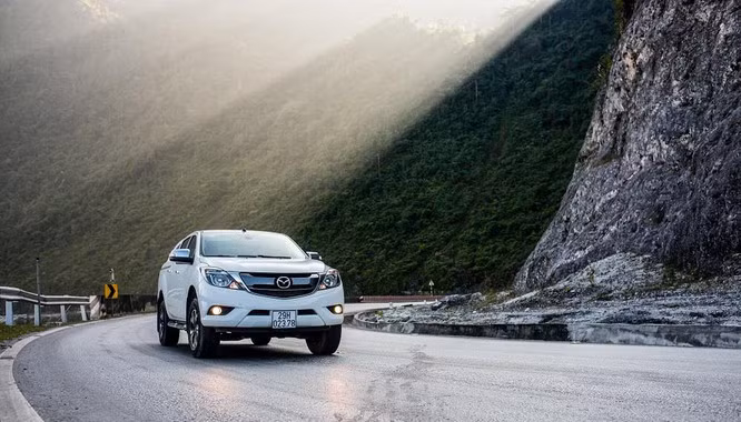 Xét đến khía cạnh an toàn, mẫu bán tải mang thương hiệu Mazda tự tin cạnh tranh với các mẫu xe khác trong cùng phân khúc.