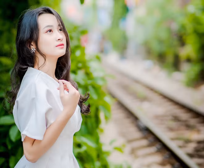 Cô gái có mong muốn được đi du học trong thời gian tới. Ảnh: NVCC.