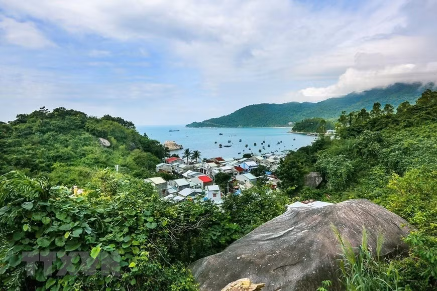  Phong cảnh Cù lao Chàm (xã đảo Tân Hiệp, thành phố Hội An, tỉnh Quảng Nam) nhìn từ trên cao.