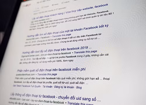 Chỉ cần một vài từ khoá, hàng loạt website hỗ trợ tra cứu thông tin người dùng Facebook xuất hiện trên trang tìm kiếm Google. Chỉ cần một vài từ khoá, hàng loạt website hỗ trợ tra cứu thông tin người dùng Facebook xuất hiện trên trang tìm kiếm Google.