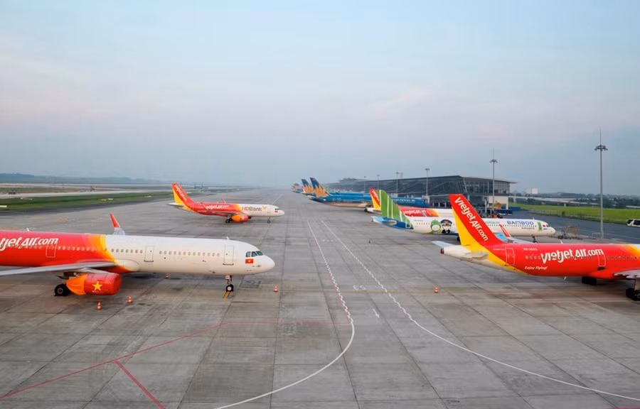 Máy bay của các hãng hàng không tại sân bay quốc tế Nội Bài. Ảnh: CTV/Vietnam+