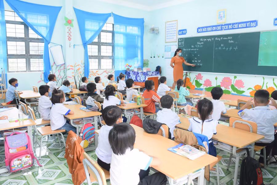 Lớp học của cô giáo Ksor H’Guin rộn ràng hơn sau khi thu hút thêm 4 học sinh đặc biệt ở làng Khôi (xã Ia Ga, huyện Chư Prông). Ảnh: Phương Duyên