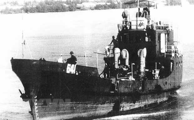 Tàu HQ-671 (còn được biết đến với phiên hiệu C41) là con tàu Không số duy nhất còn lại trong số những con tàu làm nên Đường Hồ Chí Minh trên biển, đã được Thủ tướng Chính phủ công nhận là bảo vật quốc gia. Trong kháng chiến chống Mỹ mang số hiệu 641. Ảnh: Tư liệu/TTXVN phát