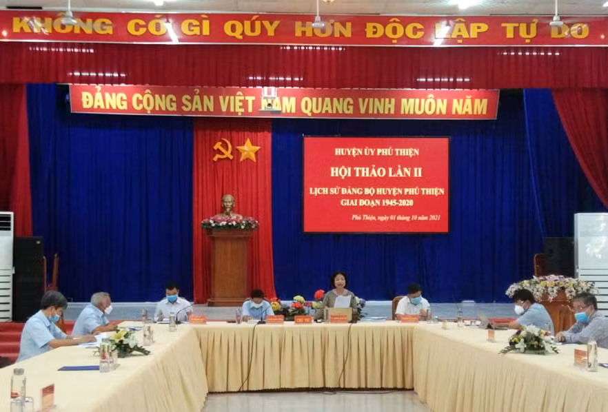 Ảnh: Hoa Mai