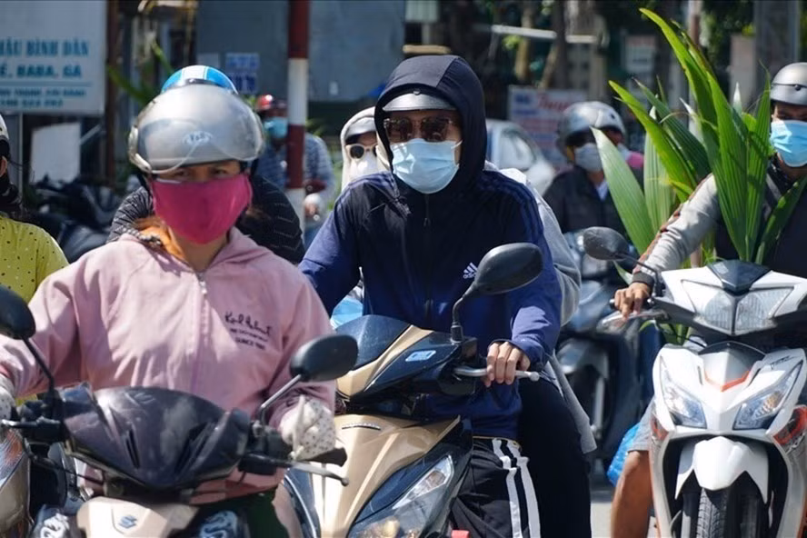  Nhiều tỉnh, thành khu vực ĐBSCL đã nới lỏng việc hạn chế đi lại theo tinh thần Nghị quyết 128 của Chính phủ. Ảnh: Tạ Quang