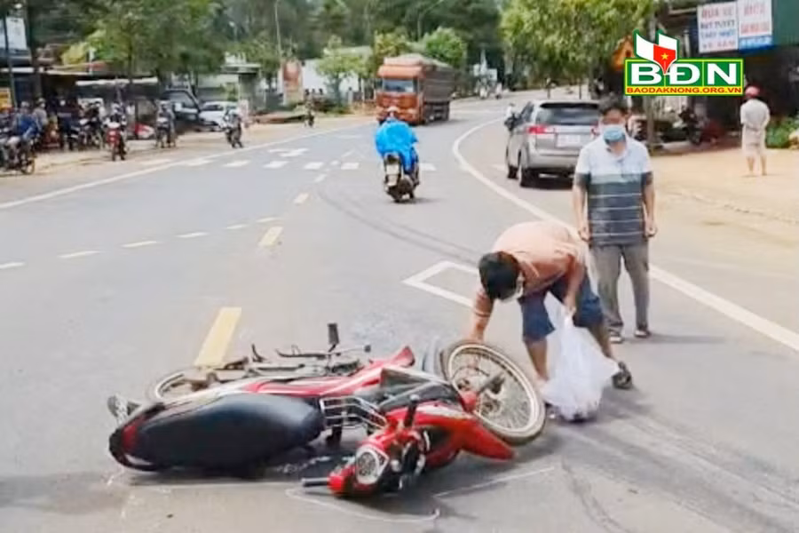  Hiện trường vụ tai nạn khiến một phụ nữ bị thương nặng