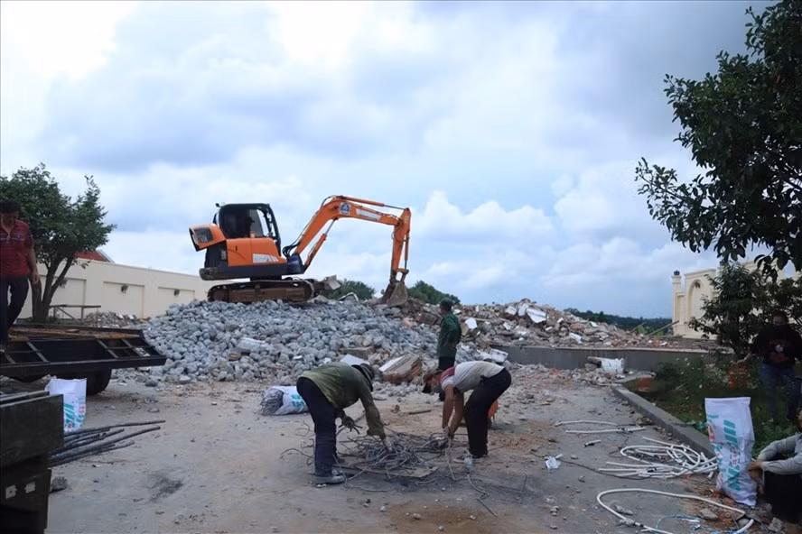 Biệt thự xây dựng không phép trên đất dự án tại trung tâm TP Bảo Lộc đã được tháo dỡ hoàn toàn. Ảnh: Quốc Khánh