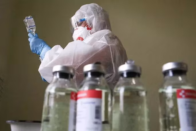 Ngày 21-10, Nga thông báo một số ca nhiễm một biến thể mới của virus SARS-CoV-2 được cho là dễ lây nhiễm hơn cả biến thể Delta. Ảnh: APA