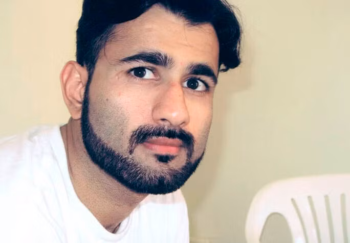 Ông Majid Khan.