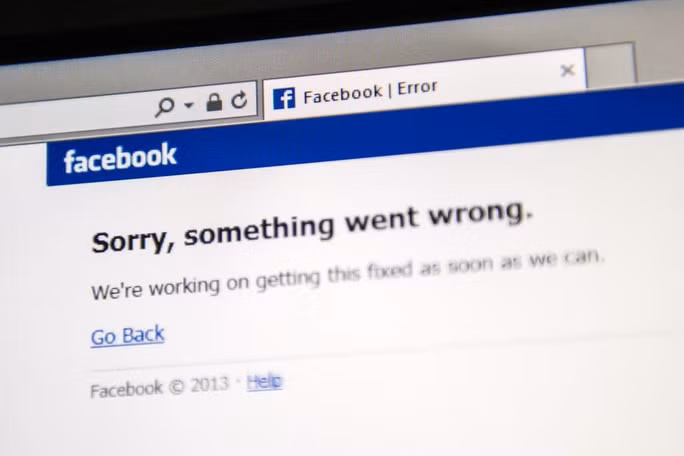  Facebook cùng các ứng dụng WhatsApp và Instagram bị sập vào đêm 4-10 theo giờ Việt Nam. Ảnh: finbold.com