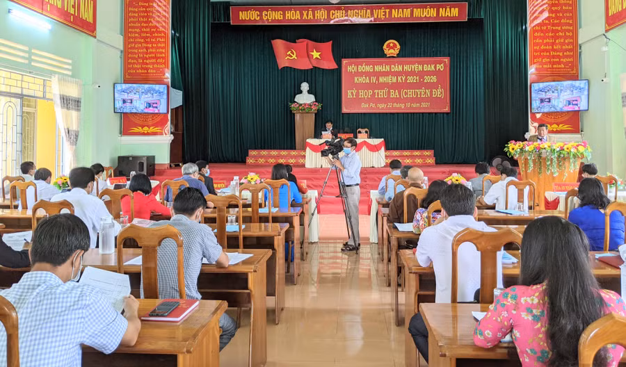 Quanh cảnh kỳ họp. Ảnh: Nguyễn Hiền