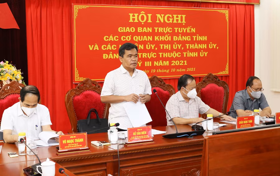  Bí thư Tỉnh ủy Hồ Văn Niên phát biểu tại hội nghị. Ảnh: Anh Huy