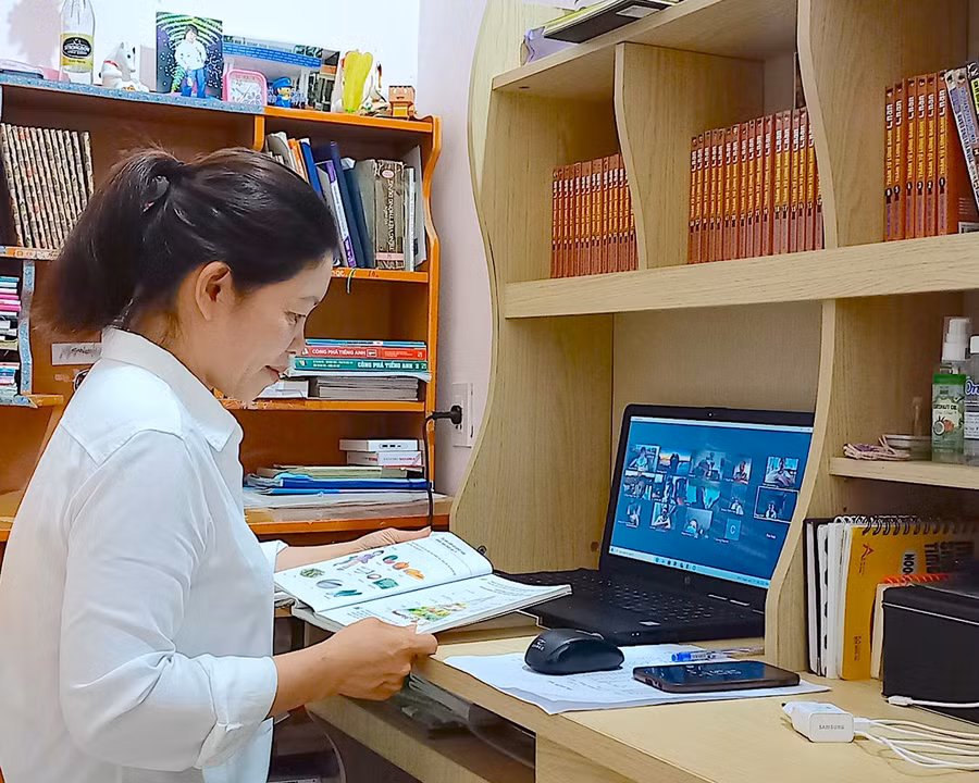  Các trường tiểu học và THCS ở TP. Pleiku tiếp tục dạy và học trực tuyến từ ngày 4-10. Ảnh: Mộc Trà