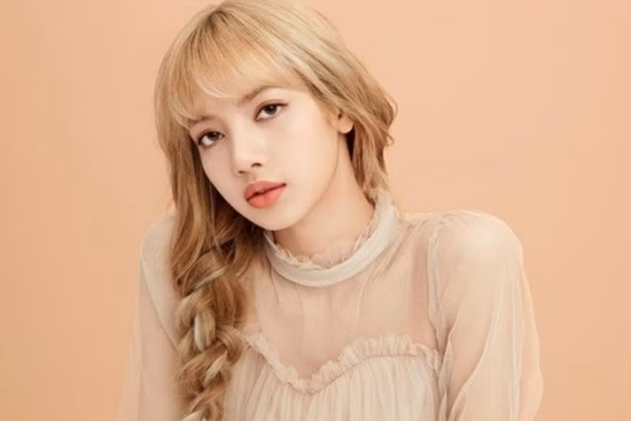 Lisa - Blackpink đạt hàng loạt thành tích với 2 bản hit. Ảnh: Xinhua.