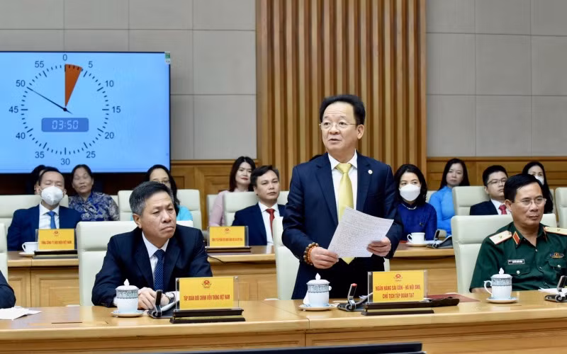 Chủ tịch HĐQT Tập đoàn T&T Đỗ Quang Hiển phát biểu ý kiến tại buổi gặp mặt.