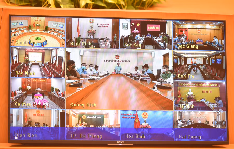 Các địa phương, các bộ, ngành, đơn vị liên quan thống nhất với phương án tổ chức khôi phục các tuyến bay do Bộ Giao thông vận tải đã trình bày tại Hội nghị - Ảnh VGP/Đức Tuân